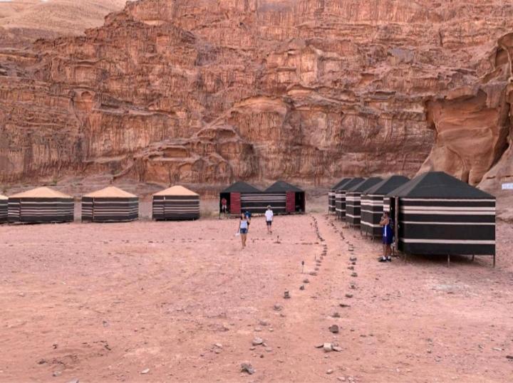 مبيت وإفطار وادي رم Moon City Camp المظهر الخارجي الصورة